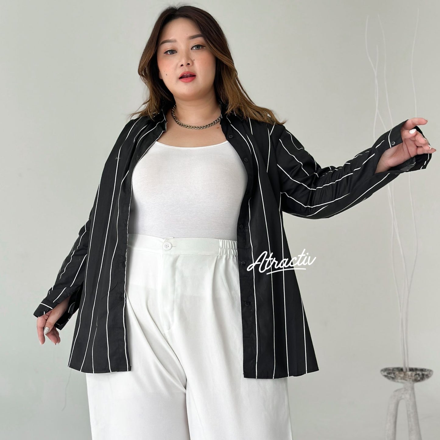 Kemeja Stripe Panjang Hitam ATRACTIV