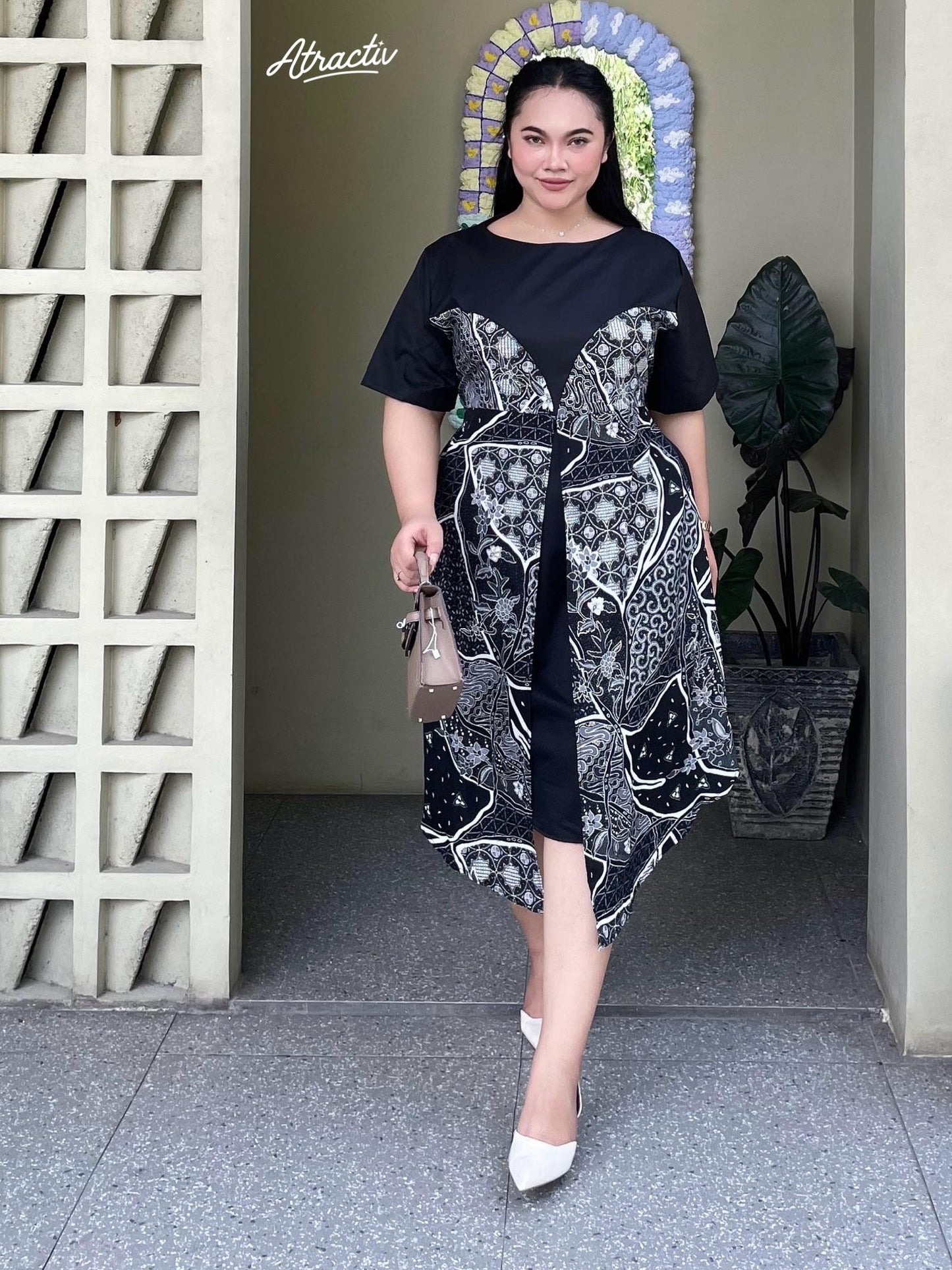 Dress Batik Lengan Pendek Anaya Hitam ATRACTIV